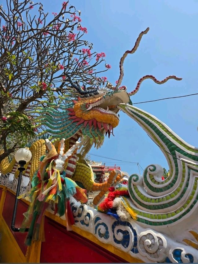 ศาลเจ้าพ่อเขาใหญ่ เกาะสีชัง