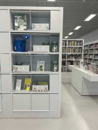 🇩🇪フォトジェニックな立方体の図書館📖
