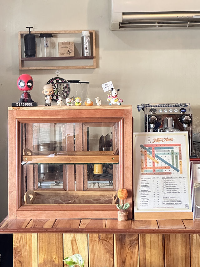 FELT THE FLAIR : ร้านกาแฟดีกรีแชมป์@เวียงจันทน์