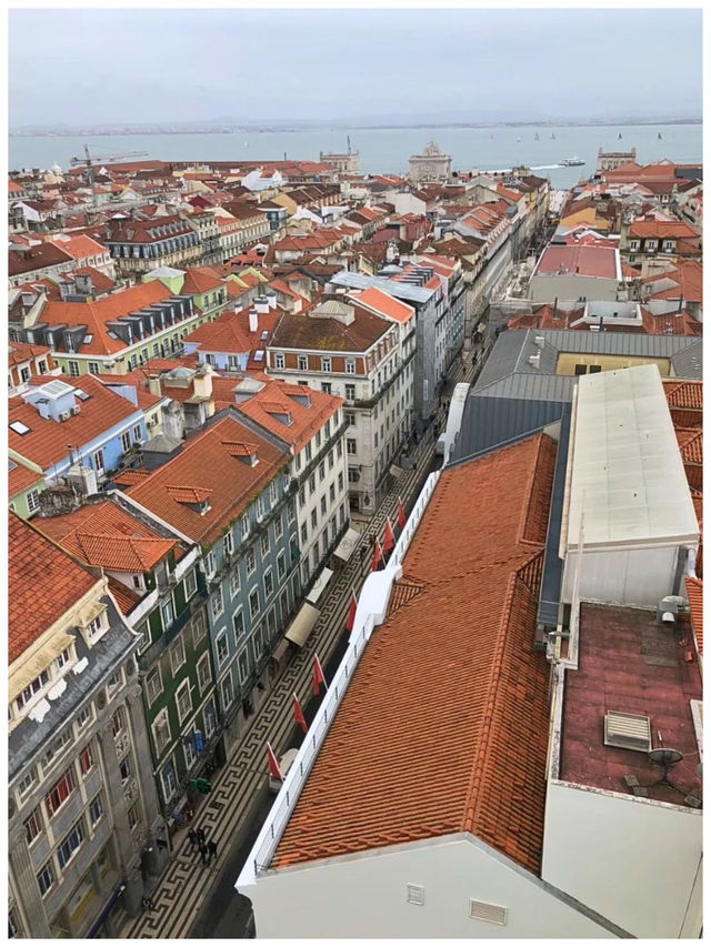 【ポルトガル/リスボン】街中にそびえたつエレベーター＊Elevador de Santa Justa＊