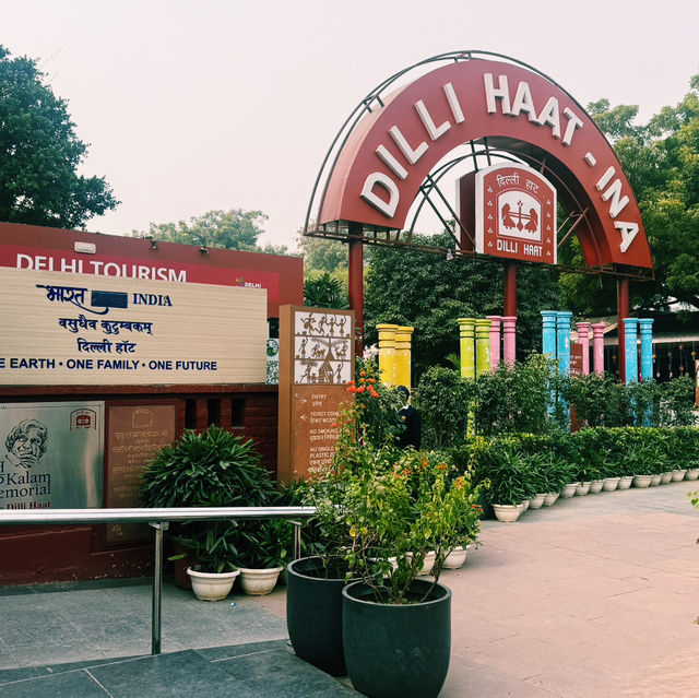 インド各地の手工芸品とストリートフードが楽しめる屋外マーケット🇮🇳