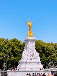 A Visit to Buckingham Palace: A Royal Experience