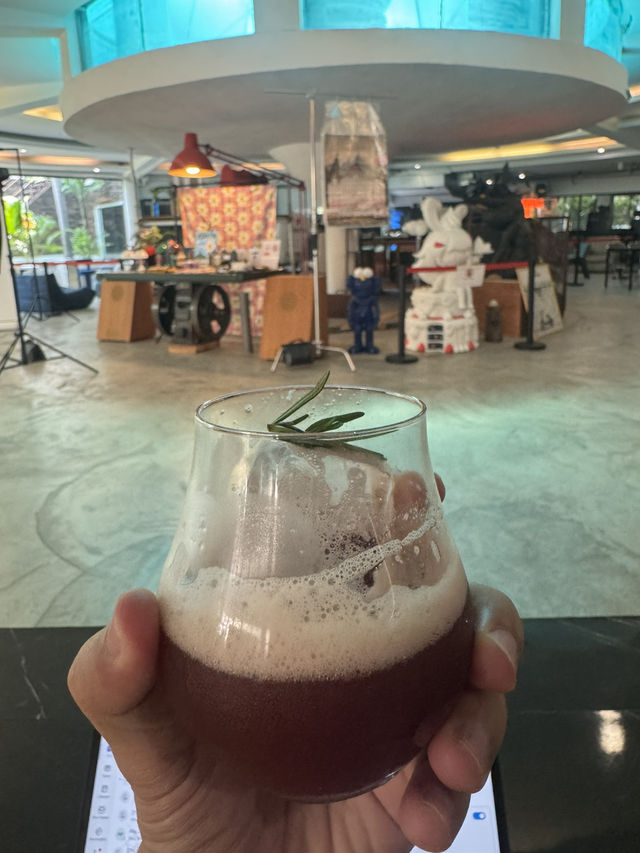 จิบกาแฟในมู้ดอบอุ่น @House of Hobby ทาวน์อินทาวน์