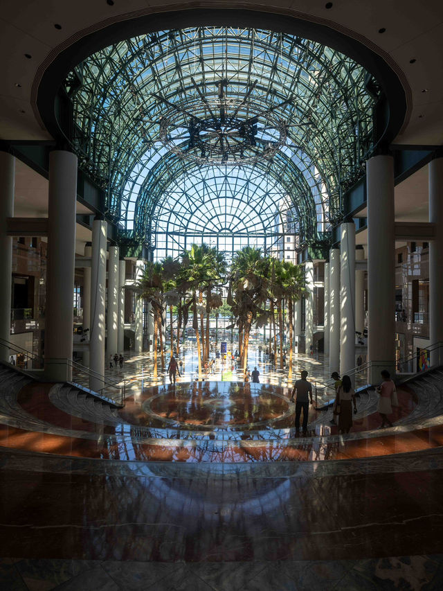 Brookfield Place – 高級感あふれるショッピングモール