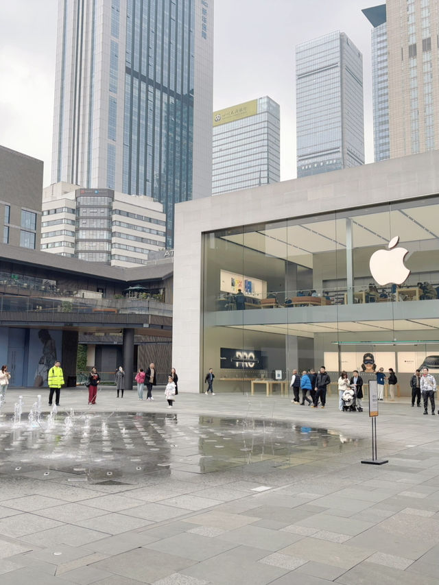 Taikoo li แหล่งรวมแบรนด์เนม ใจกลางเมืองเฉิงตู