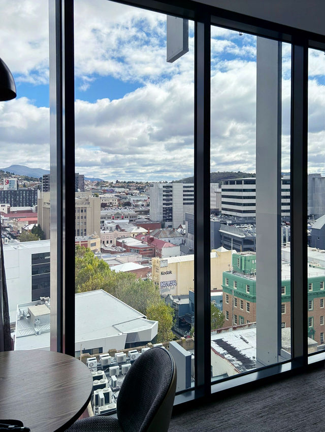 Superb location hotel in Hobart city centre 🏨