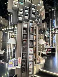 ร้านหนังสือ เขาวงกต ณ เมืองเซินเจิ้น 