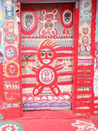 หมู่บ้านสายรุ้ง ลวดลายแห่งสดใส