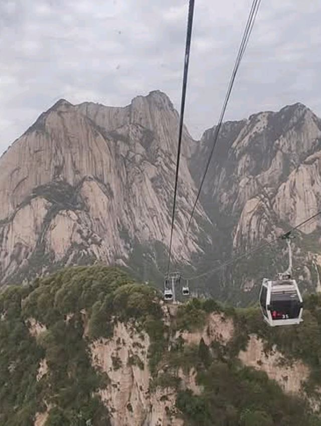 徒步走華山群峰，西峰索道下山