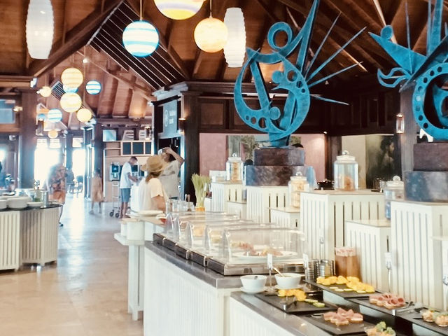 Olhuveli Beach & Spa Resort: A Tropical Paradise🌴