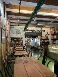 The Stolen Cup – A Vintage Café Gem on Jonker Street