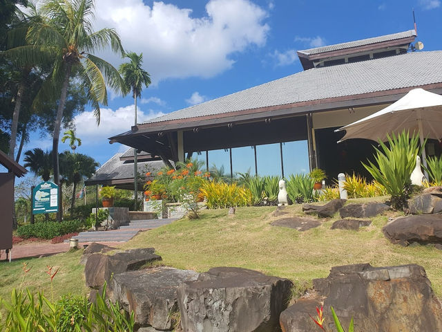 🏌️‍♂️ Tee Off in Tropical Bliss: Dalit Bay’s Golf Escape!