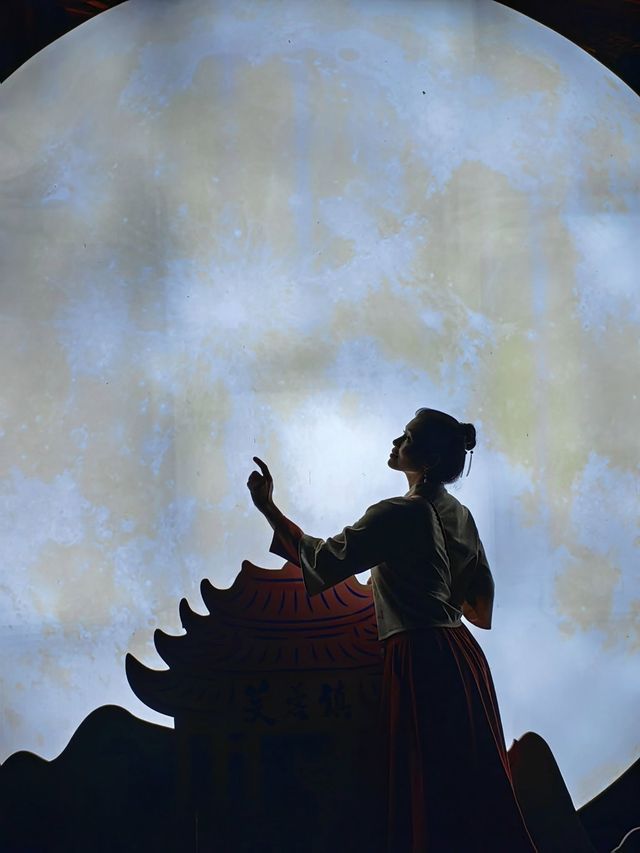 Furongzhen เมืองที่แสนงดงามท่ามกลางน้ำตก
