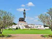 🏛️🍜 NAKHON PATHOM WEEKEND GUIDE: Ancient Wonders & Hidden Eats Just 1 Hour from Bangkok!