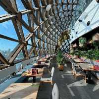 “Dusit Thani Laguna – A Tranquil Thai-Inspired Oasis in Singapore”