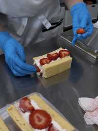 【佐賀グルメ】牧場が運営する濃厚ソフトクリームやケーキのお店🍦‬