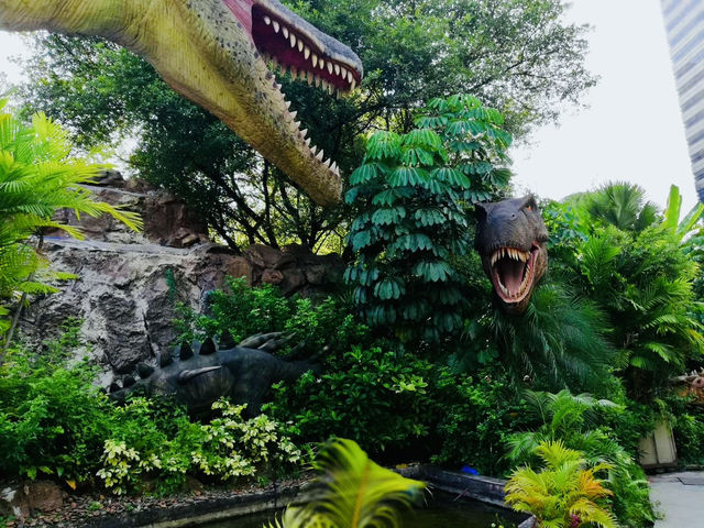 April Roars at Dinosaur Planet