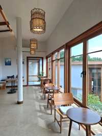คาเฟ่ฟีลญี่ปุ่น Hitch & Round Cafe and Space
