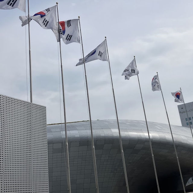 Dongdaemun Design Plaza (DDP)