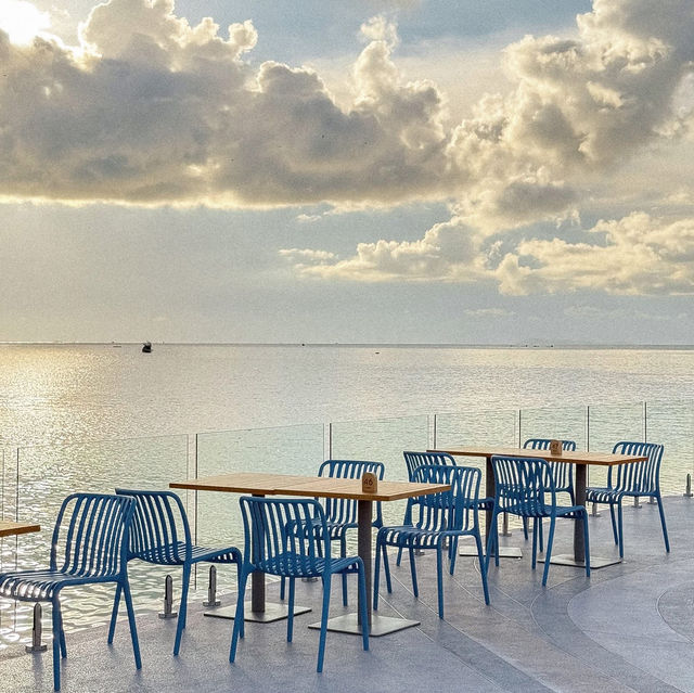 Maris Cafe • Bang Saray, Chonburi