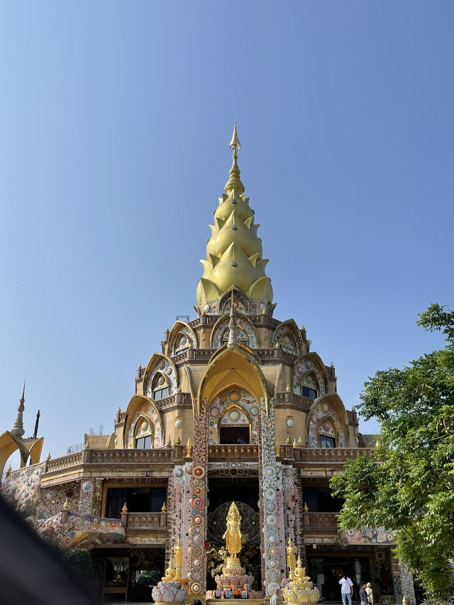 วัดพระธาตุผาซ่อนแก้ว – ไหว้พระเสริมบุญบนเขา