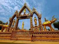 พระอุโบสถสีทอง วัดปากน้ำโจ้โล้ บางประกง