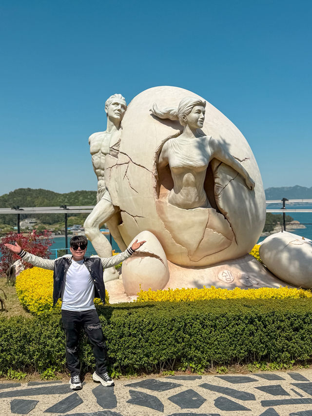 Outdoor Fusion of Modern Digital Art 