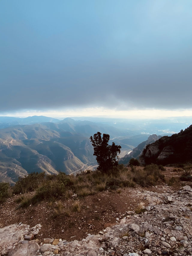 Viewing and testing close to Barcelona: the BENEDICTINE MONASTERY OF SANTA MARIA DE MONTSERRAT