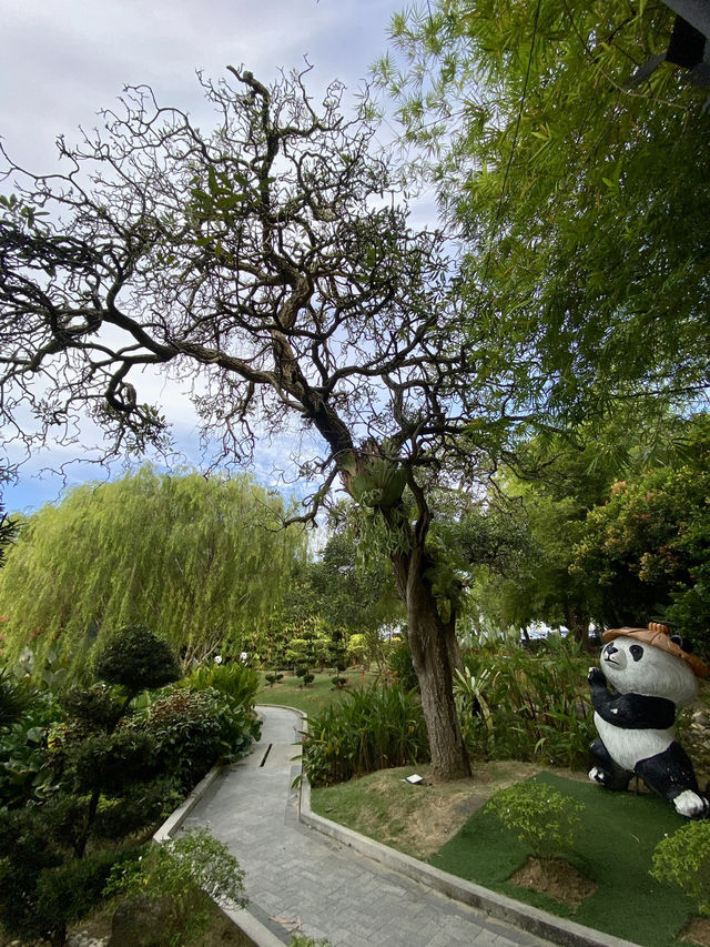 Visiting Putrajaya? Don’t Miss Zhiyuan Garden – Free Entry & Big Parking Space!