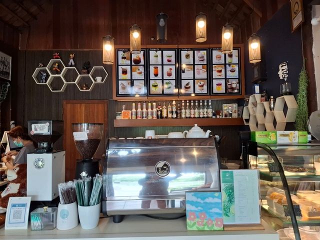 THARADOL Cafe & Bistro