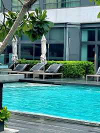 👑 A Royal Stay in the Heart of Bangkok! 🌴🌆✨