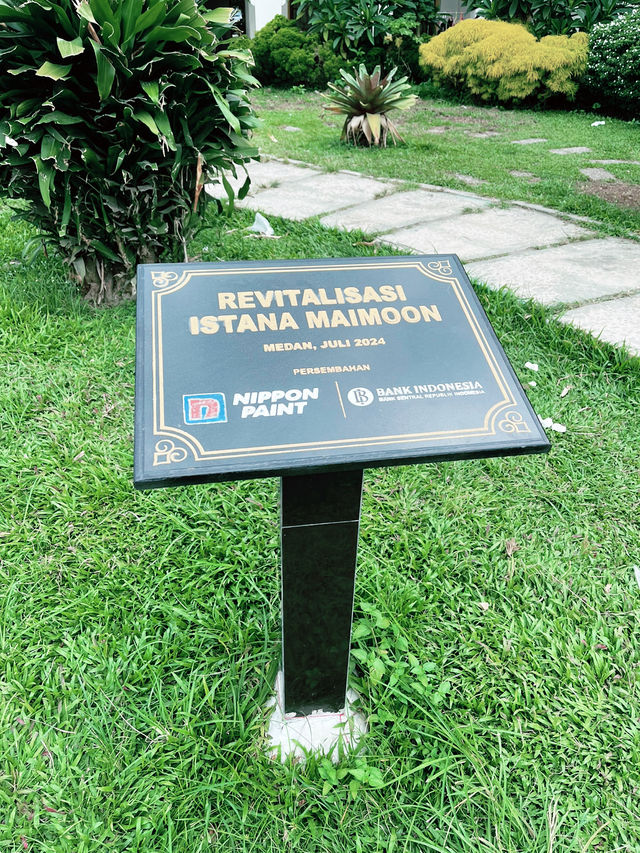 A Royal Experience: Visiting the Beautiful Maimun Palace in Medan 