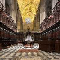 Discovering the Tomb of Christopher Columbus: A Controversial Legacy in Seville Cathedral