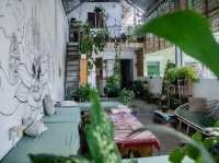 Sacred Lotus Cafe & Hostel (Phnom Penh)