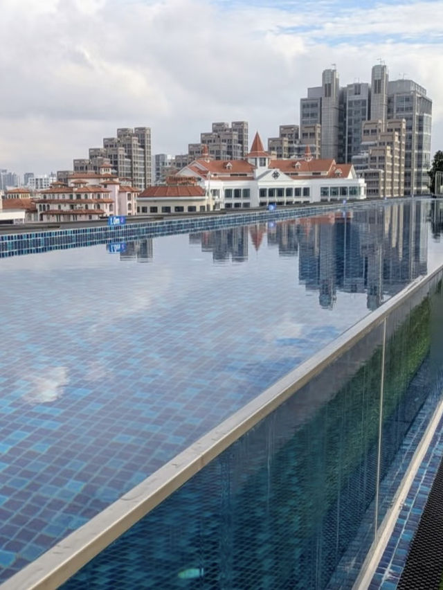 Smart Comfort and City Access at Holiday Inn Express Clarke Quay