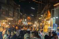 เที่ยวถนนคนเดินเชียงคานหน้าฝน ของกินฉ่ำ