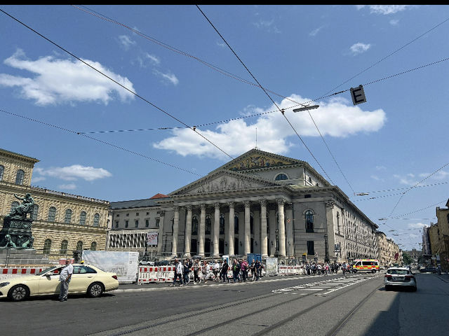 Munich City Walk: A Snapshot 🇩🇪🚶‍♀️