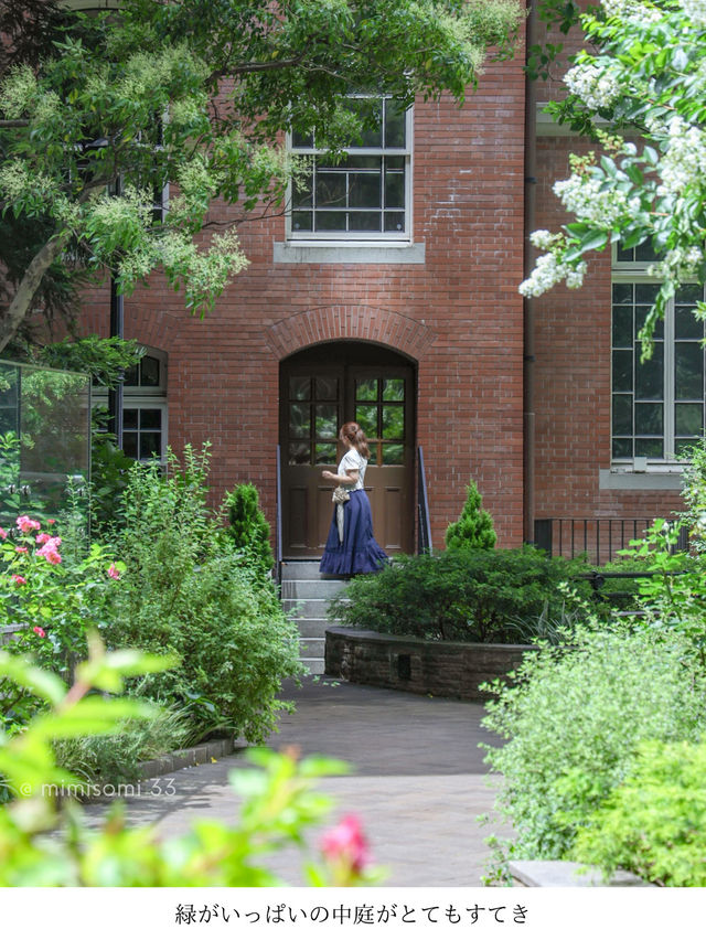 【千代田区さんぽ】美術館の中庭が別世界！バラや紫陽花も咲く都会のガーデンが癒しスポットすぎた