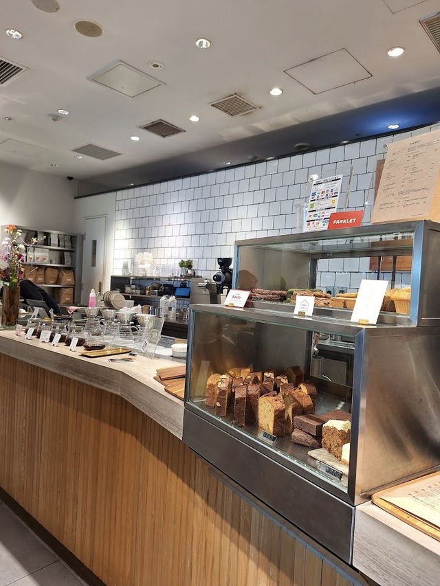 VERVE COFFEE ROASTERS NEWoMan Shinjuku, California Cool Meets Tokyo Precision 