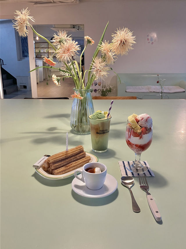 🌸 연남 벚꽃 카페 후기 🍰