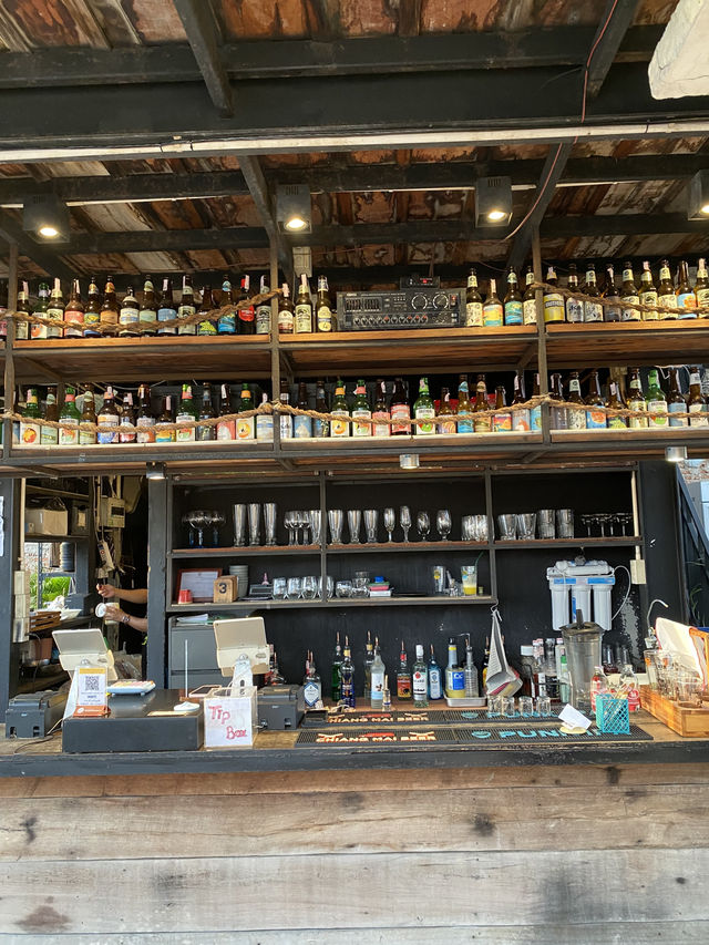 Rooftop bar วิวดีใกล้เสาชิงช้า