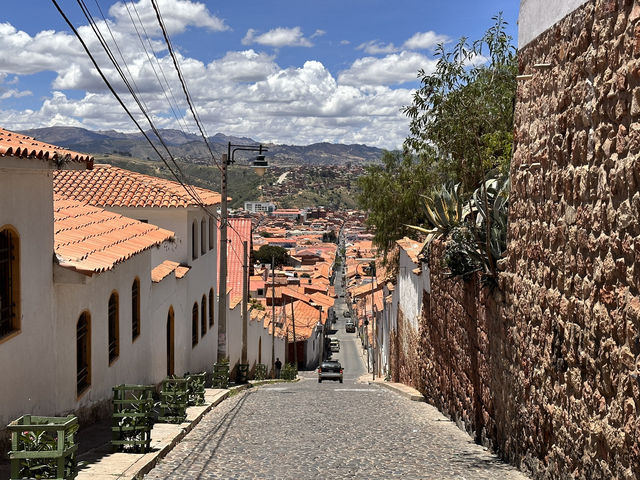 【Mirador de La Recoleta｜スクレで出会う白い街並みと絶景の展望台】