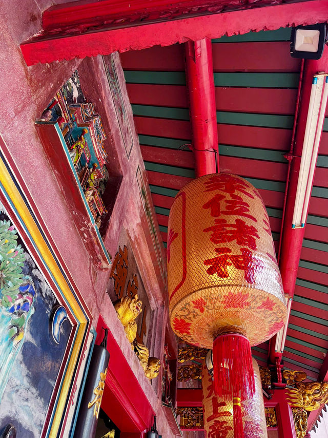 Shang Ti Temple: Historic Teochew Landmark on Carpenter Street