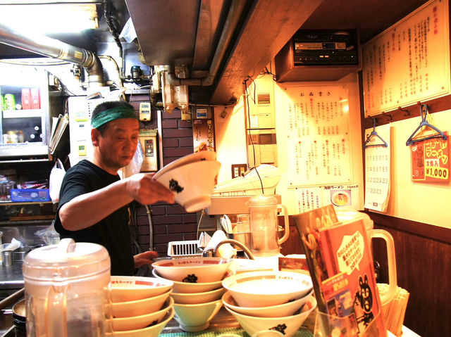 🍜 Slurping Like a Local at Ramen Yokocho Sapporo