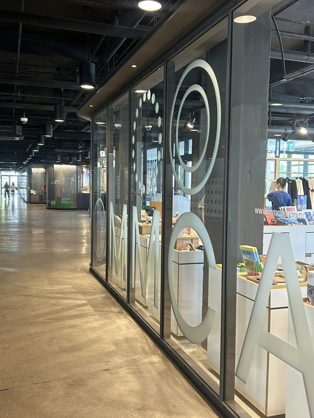 🎨 공예 장인과 현대 디자인이 공존하는 곳, MMCA 공예숍 (Craft Shop) 🎨 