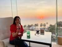 หนีร้อน นอนทะเลที่movenpick pattaya