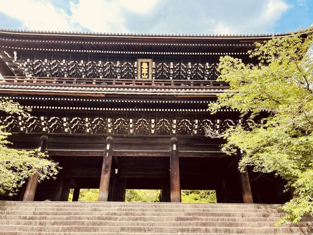 Step into Serenity: A Summer Visit to Kyoto’s Majestic Chion-in Temple