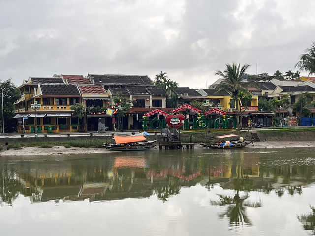 🟡✨ Hoi An Old Town – Vietnam’s Lantern-lit Heritage Gem