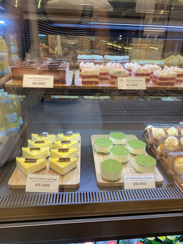 Highlands Coffee สาขาริมแม่น้ำฮาน ดานัง