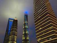เดินเล่นย่านเดอะบันด์วิวดีเว่อวังสีสันตระการตาทั้งกลางวันและกลางคืน